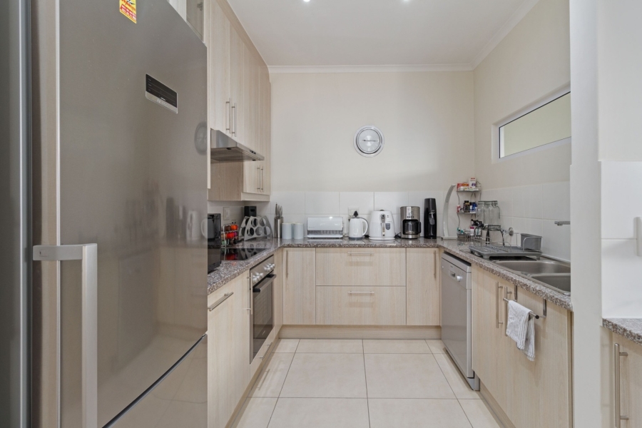 2 Bedroom Property for Sale in Sunningdale Western Cape